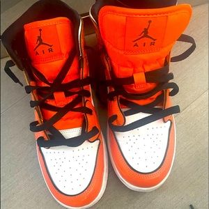 AIR JORDAN 1 MID SE GS 'TURF ORANGE', size 7Y